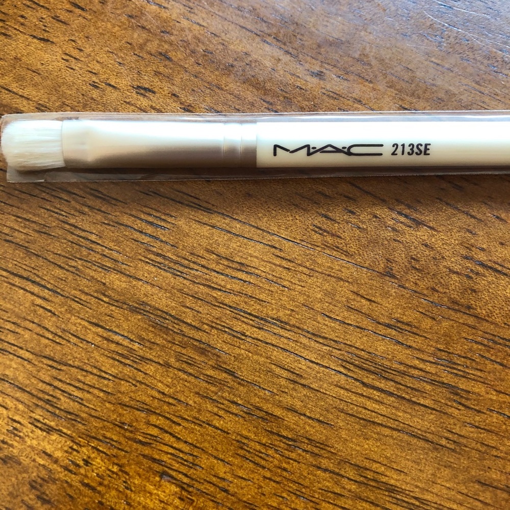 New MAC 213SE Eye Shadow Fluff Brush Travel Sz!!
